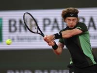 LOL直播-包含年终总决赛翻盘法网，辛纳状态火热的词条