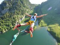 IM电竞官网入口-久保建英爆发，亚洲之光闪耀，曼联全面压制几内亚的战术启示