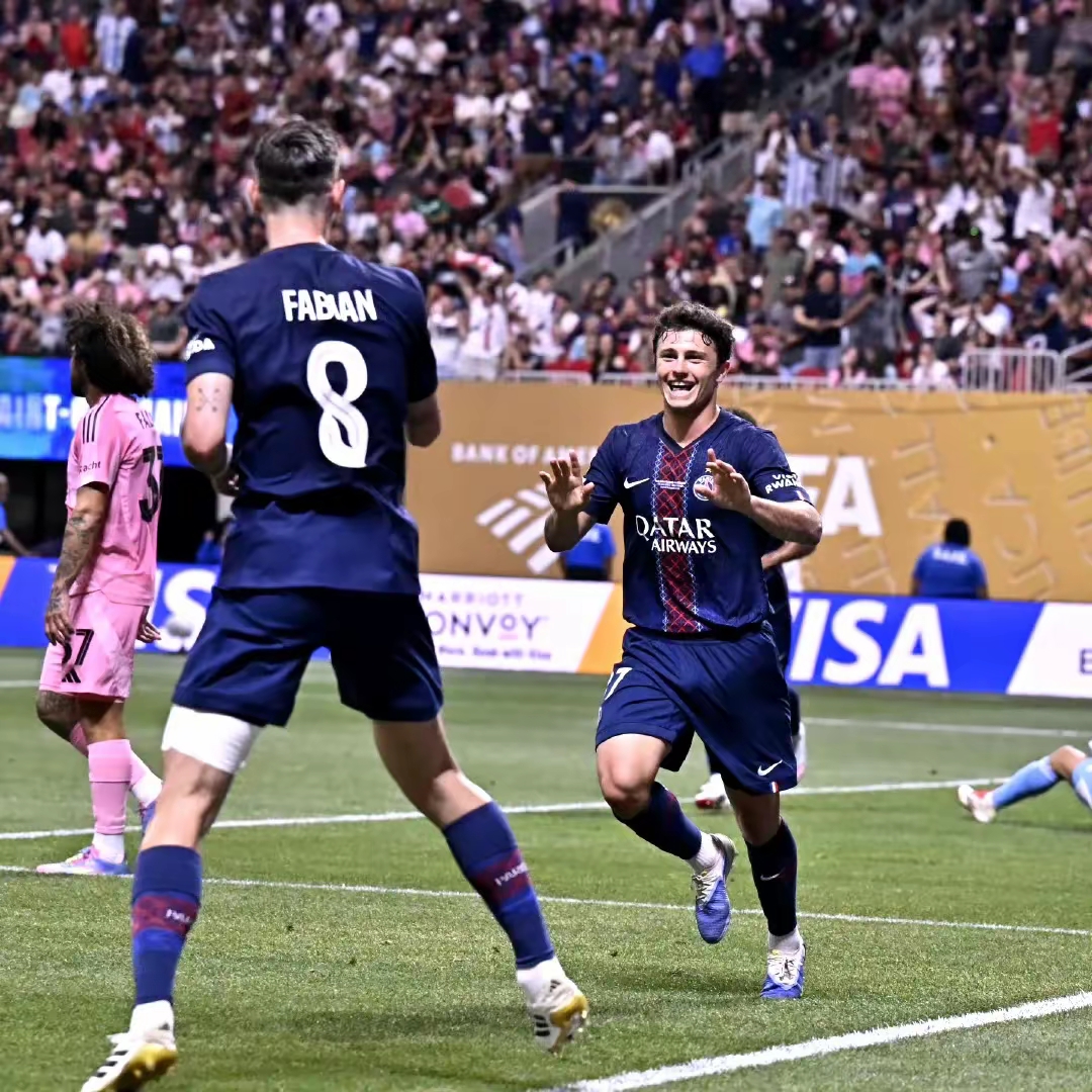 热那亚前锋连续进球,成为灯塔球员 热那亚前锋连续进球,成为灯塔球员