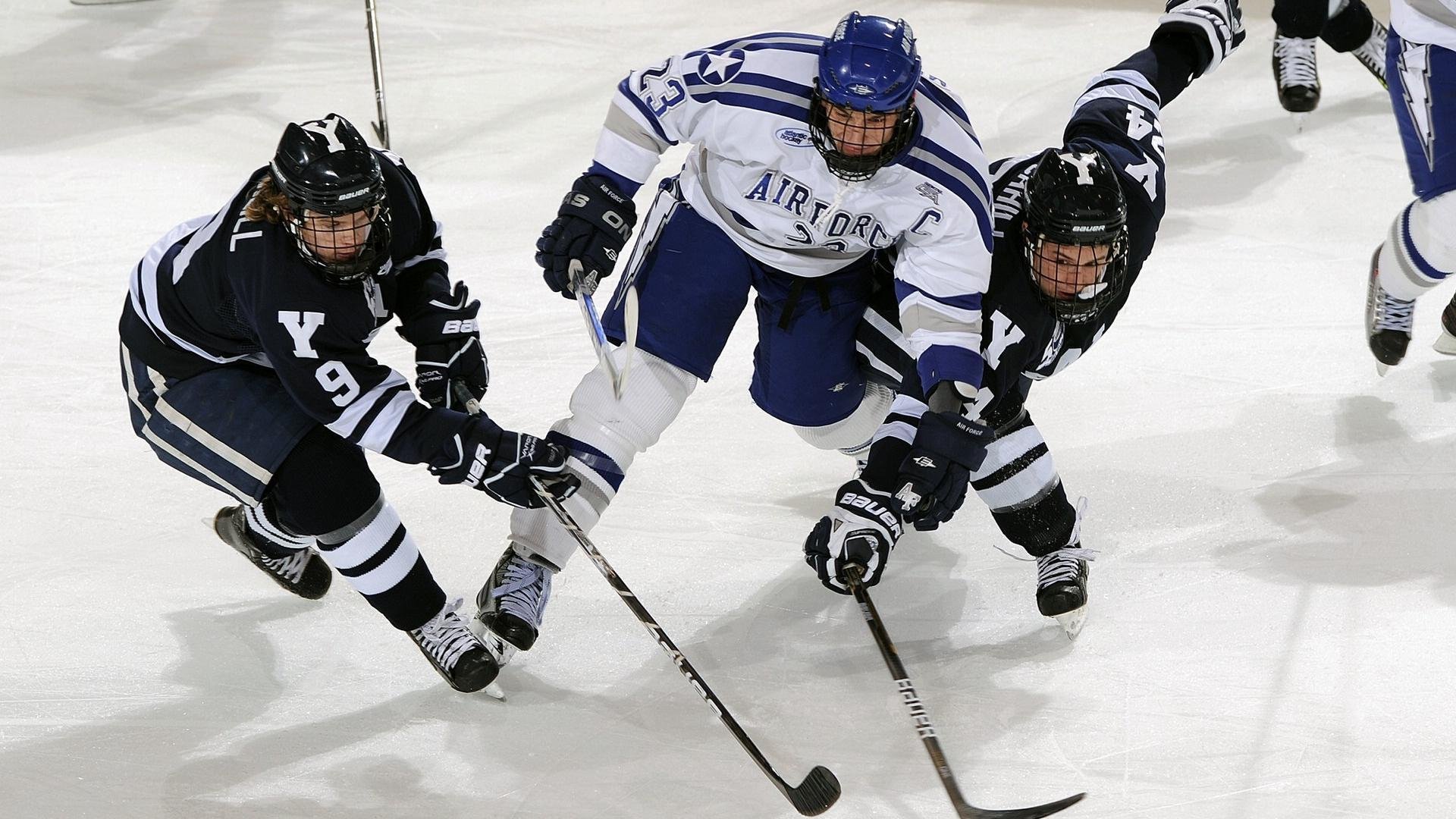 赛道上的巴黎铁骑，F1街道赛焦点战中，红牛车队的巴黎式战术如何击溃丹麦车手