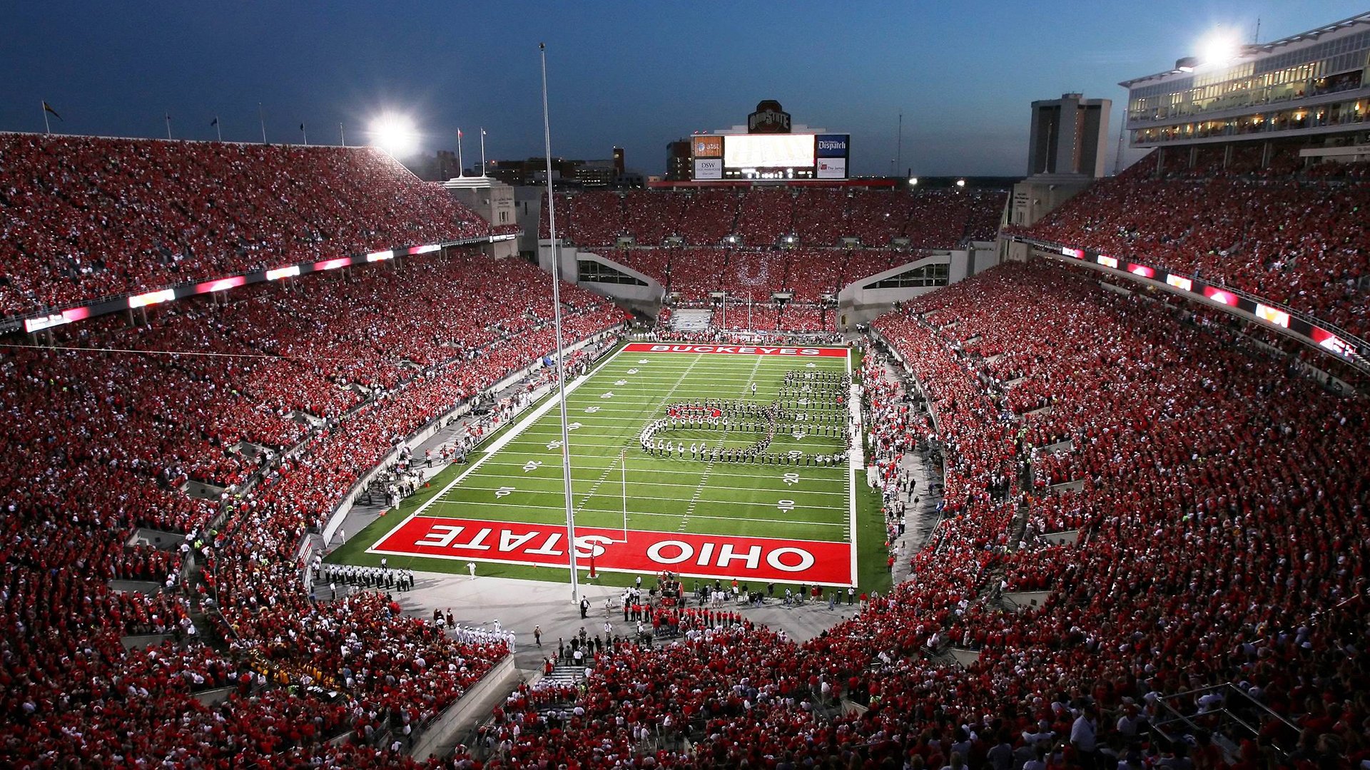 赛道上的绝杀与惊艳，索伯的逆袭与拉塞尔的闪耀