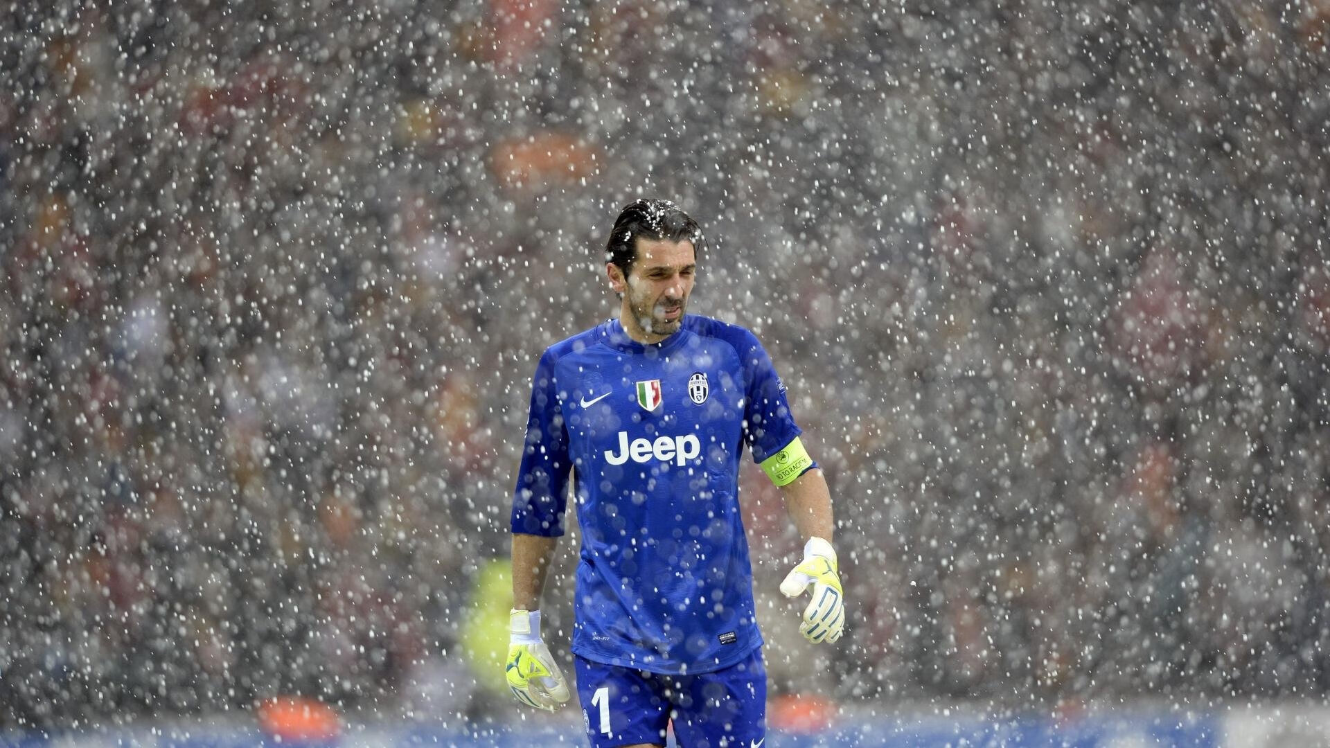 双重绝杀,从足球场到乒乓球台,法兰西之焰与东方之星的隔空交响